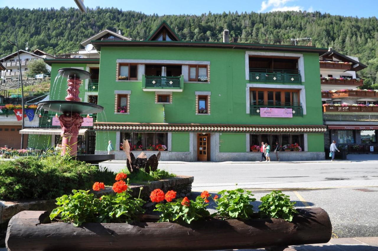 Hotel Torena Априка Екстериор снимка