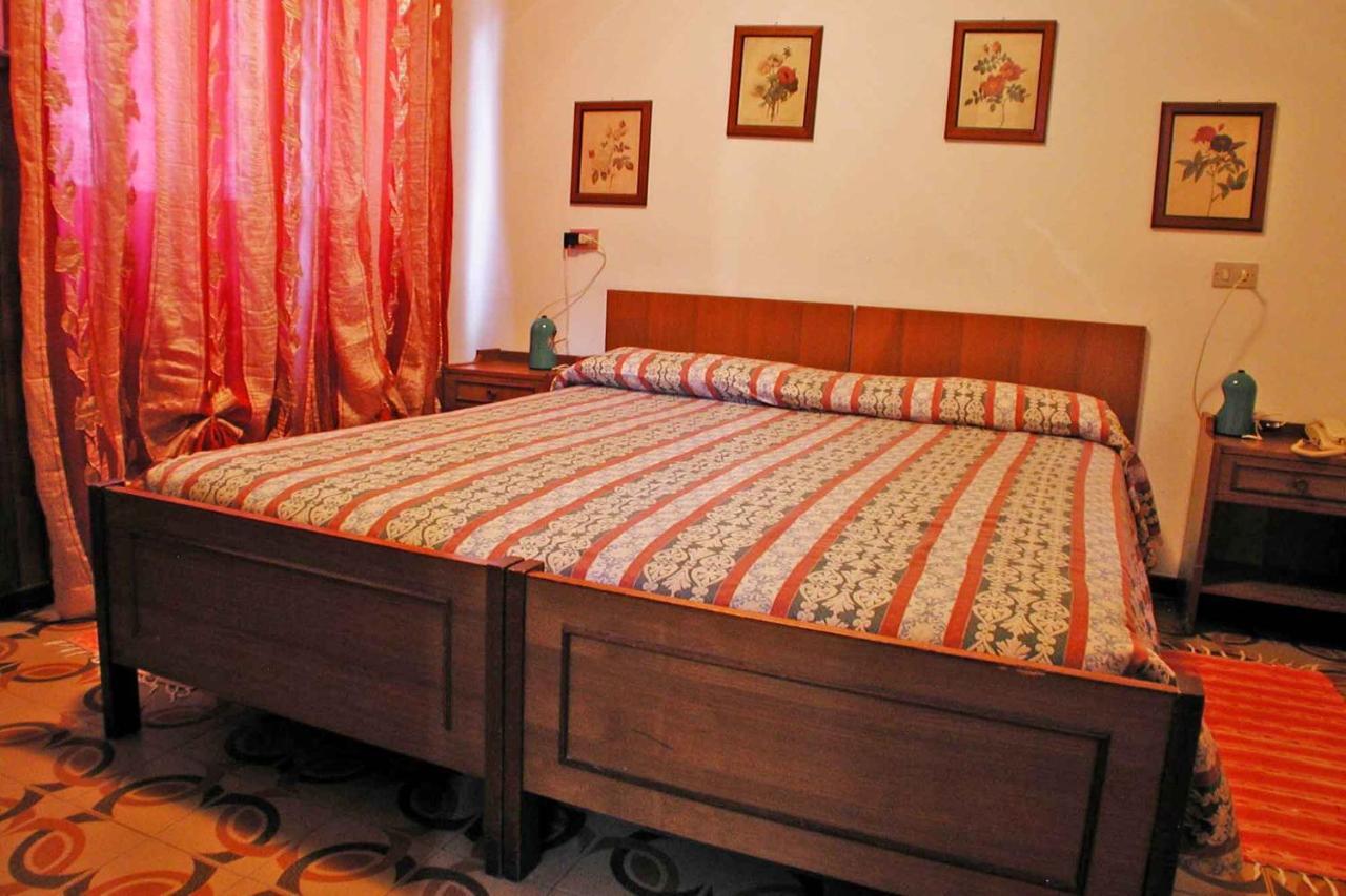 Hotel Torena Априка Екстериор снимка