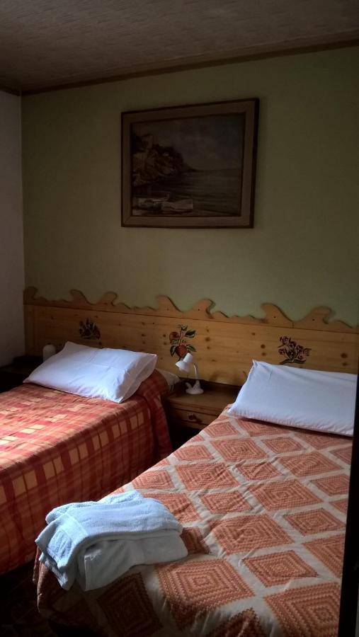 Hotel Torena Априка Екстериор снимка